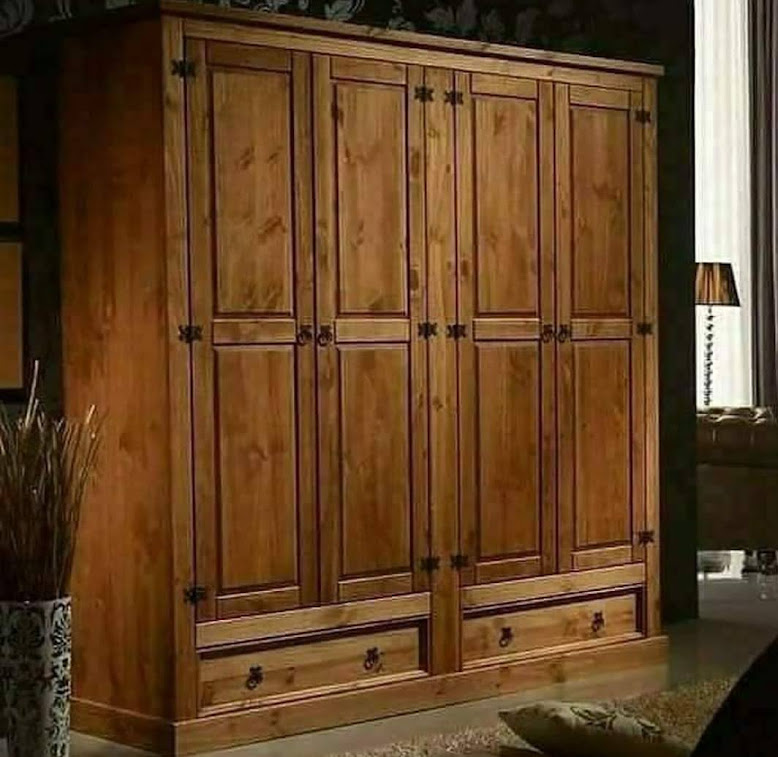 GUARDA-ROUPA 4 PORTAS